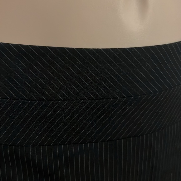 Classic pencil skirt - Picture 3 of 8